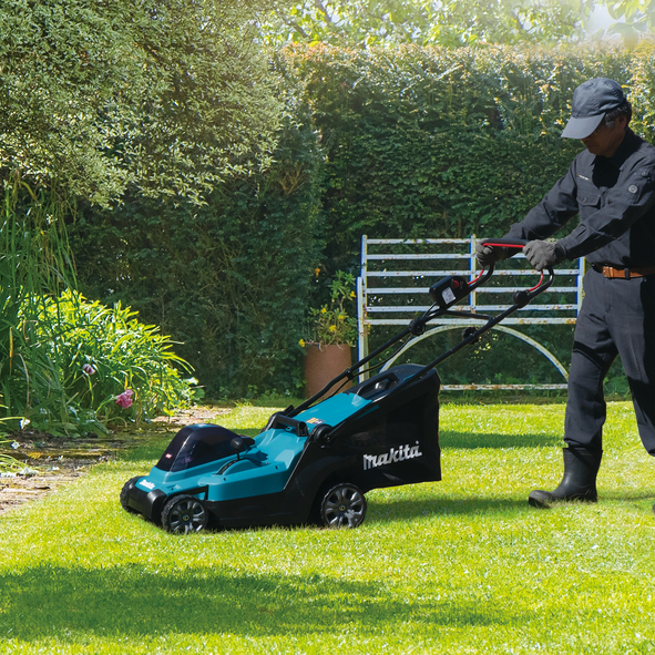 Makita LM004GZ - Masina de tuns gazon XGT 40Vmax, 43 cm, livrata